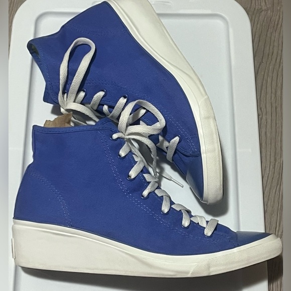 FINAL SALEConverse Chuck Taylor All-Star Blue High-Top Women's Sneakers, Size 10 - Picture 2 of 8